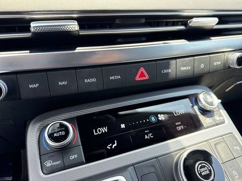 Used 2024 Hyundai Palisade Calligraphy FWD image 19