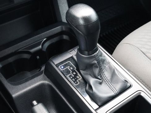 Used 2022 Toyota Tacoma SR AWD/4WD image 22