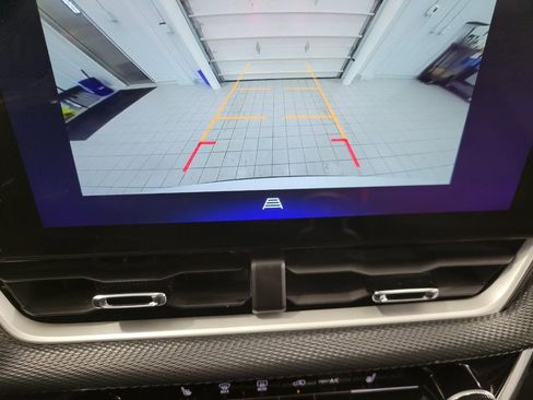 Used 2025 Chevrolet Equinox LT image 15