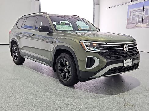New 2026 Volkswagen Atlas Peak Edition AWD/4WD image 5