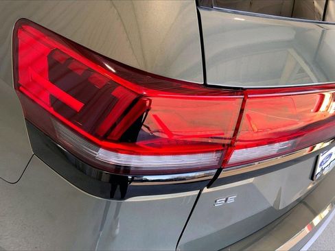 Used 2024 Volkswagen Atlas Peak Edition SE image 29