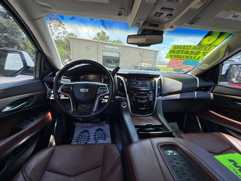 Used 2016 Cadillac Escalade Premium RWD image 9