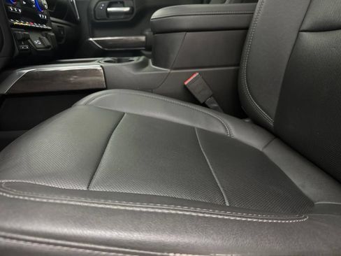 Used 2021 Chevrolet Silverado 1500 LTZ w/ LTZ Premium Package AWD/4WD image 21