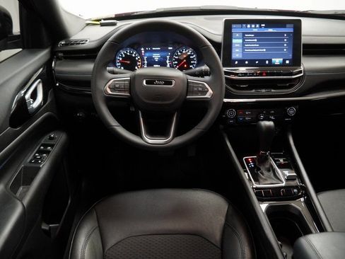 Used 2025 Jeep Compass Latitude w/ Altitude Special Edition AWD/4WD image 21