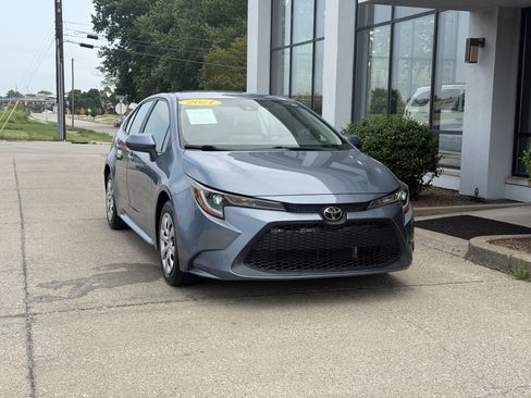 Used 2021 Toyota Corolla LE w/ Carpet Mat Package (TMS) FWD image 15