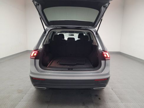 Used 2020 Volkswagen Tiguan S image 29