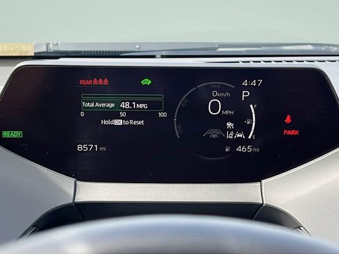 Used 2025 Toyota Prius XLE FWD image 21