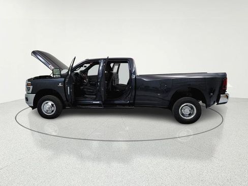 New 2026 RAM 3500 Tradesman AWD/4WD image 15