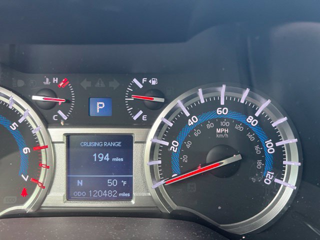 Used 2018 Toyota 4Runner SR5 AWD/4WD image 12