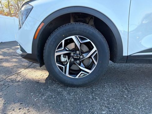 Used 2024 Kia Sportage LX image 34