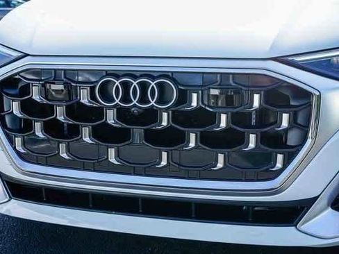 Used 2024 Audi SQ8 Prestige image 8