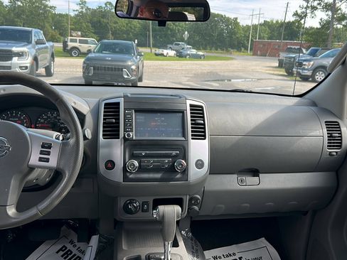 Used 2019 Nissan Frontier SV AWD/4WD image 8
