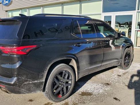Used 2022 Chevrolet Traverse Premier w/ Redline Edition AWD/4WD image 3