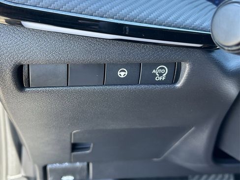 New 2025 Nissan Kicks SR image 33