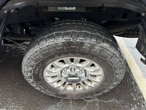 Used 2021 Ford F250 XLT w/ XLT Premium Package image 12