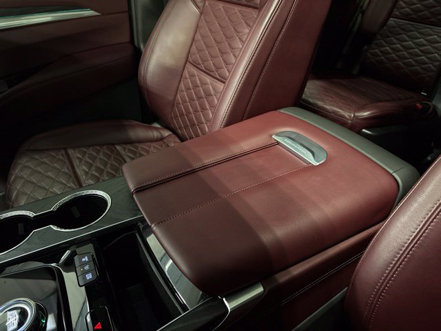 Used 2026 Cadillac Escalade Luxury AWD/4WD image 30
