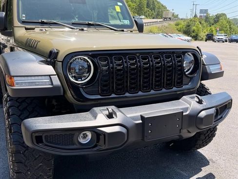 Used 2025 Jeep Wrangler Unlimited Sport AWD/4WD image 16