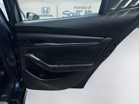 Used 2021 MAZDA MAZDA3 s FWD image 30