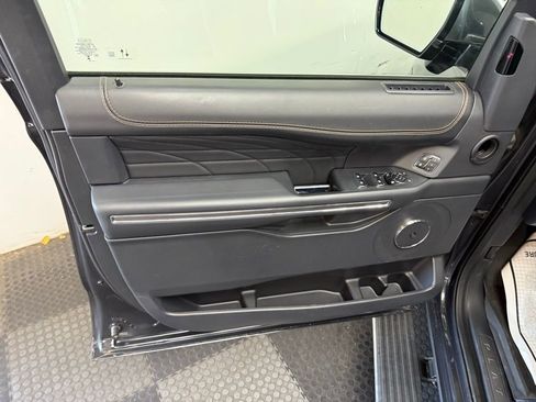 Certified 2023 Ford Expedition Platinum image 21