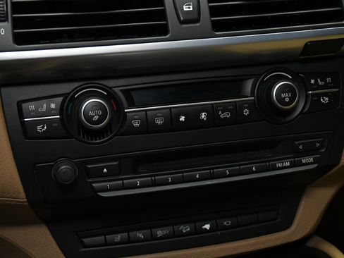 Used 2014 BMW X6 M image 28