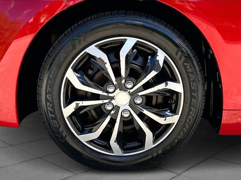 Used 2021 Toyota Corolla LE image 11