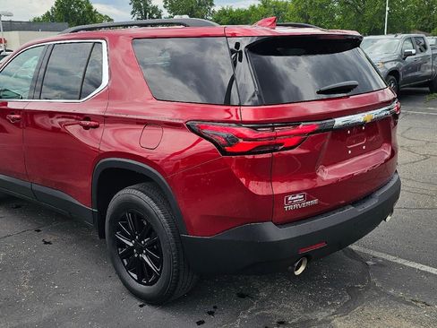 Used 2023 Chevrolet Traverse LT FWD image 5
