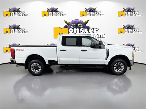 Used 2023 Ford F250 XLT w/ FX4 Off-Road Package image 4
