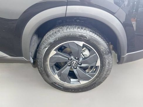 Used 2025 Nissan Rogue SV FWD image 23