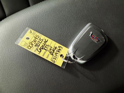 Certified 2025 Cadillac XT5 Premium Luxury image 24