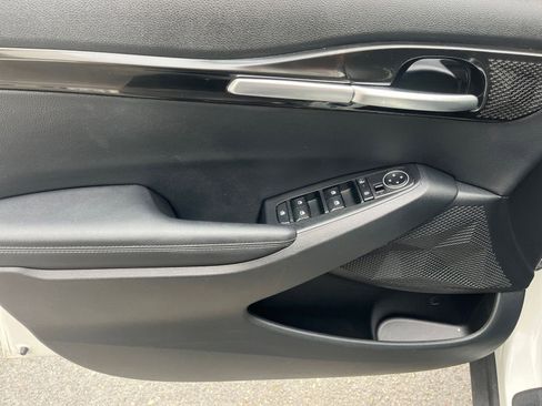 Used 2025 Kia Seltos S image 21