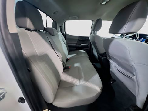 Used 2022 Toyota Tacoma SR5 RWD image 18
