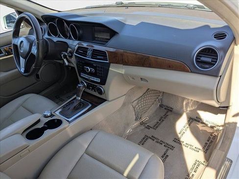 Used 2014 Mercedes-Benz C 250 Sedan image 23