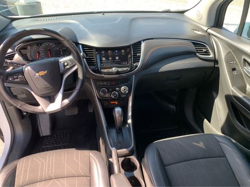 Used 2022 Chevrolet Trax LT w/ LT Convenience Package AWD/4WD image 10