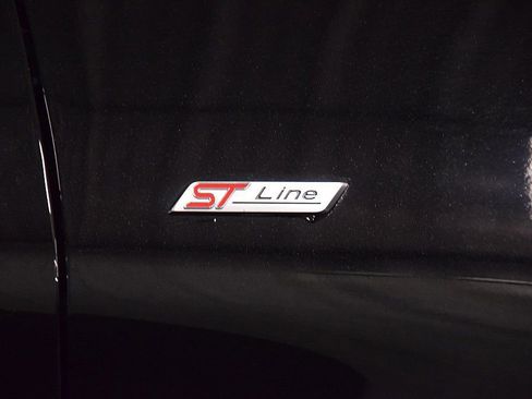 Used 2025 Ford Explorer ST-Line image 13