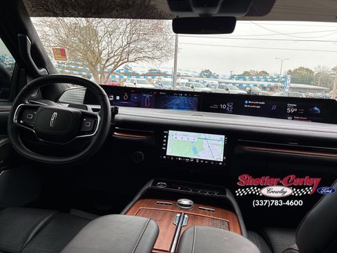 Used 2025 Lincoln Navigator Black Label image 9