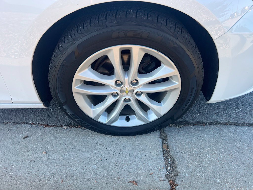 Used 2018 Chevrolet Malibu LT FWD image 11