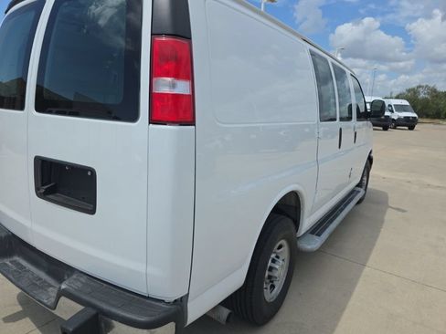 Used 2025 Chevrolet Express 2500 w/ Driver Convenience Package RWD image 8