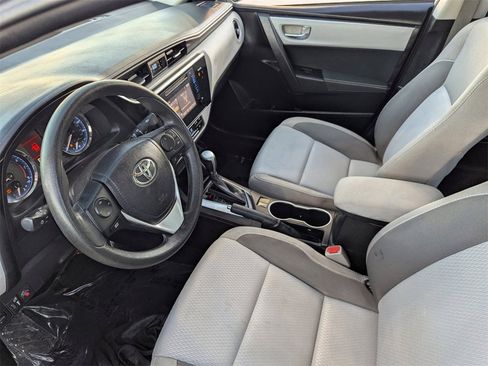 Used 2017 Toyota Corolla LE image 19
