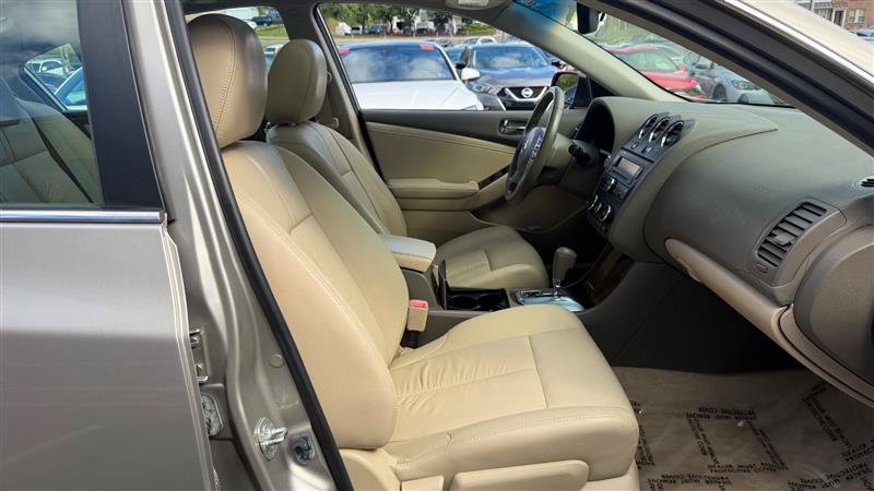 Used 2012 Nissan Altima 2.5 SL w/ 2.5SL Pkg FWD image 6
