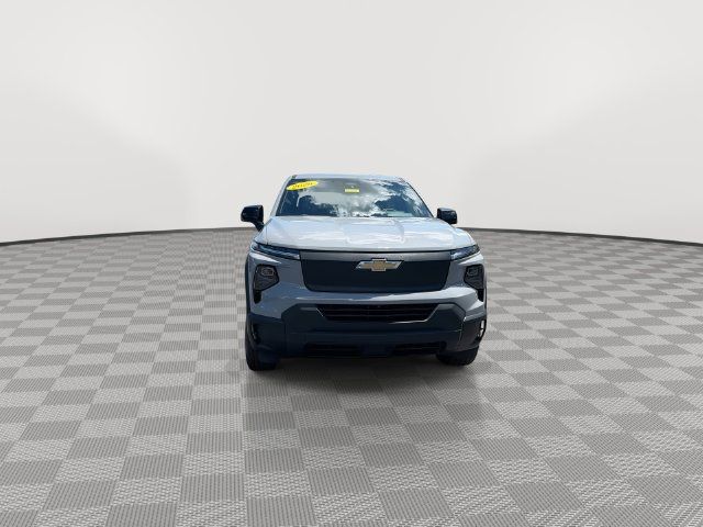 Certified 2026 Chevrolet Silverado EV W/T AWD/4WD image 4