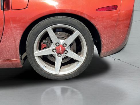 Used 2005 Chevrolet Corvette Coupe w/ Preferred Equipment Group RWD image 37