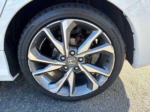 Used 2019 Honda Civic Touring image 19
