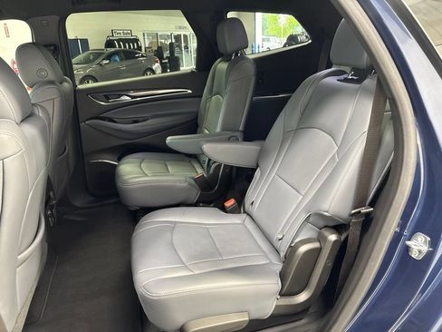 Used 2023 Buick Enclave Essence AWD/4WD image 36