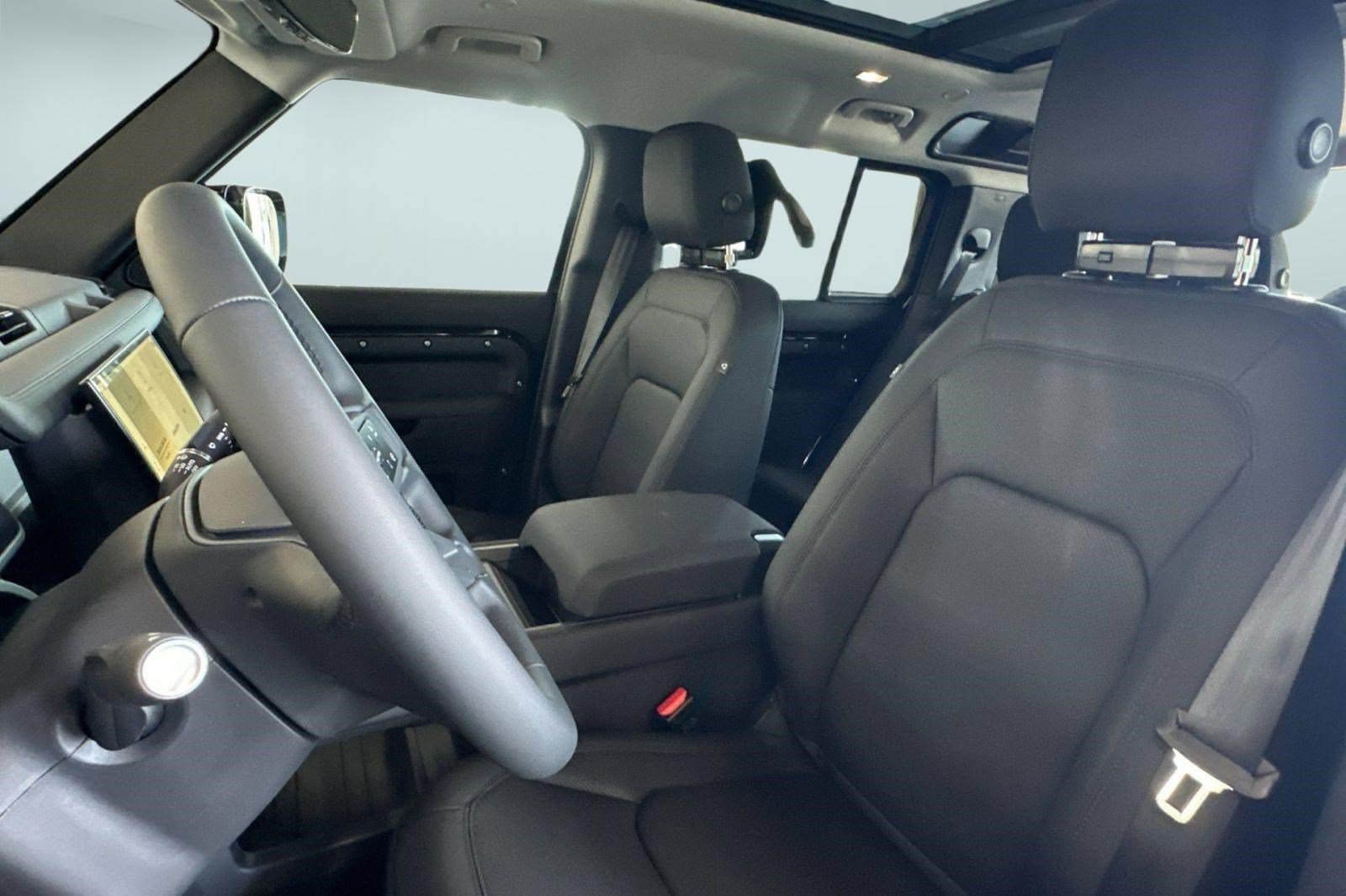 New 2026 Land Rover Defender 110 S AWD/4WD image 5