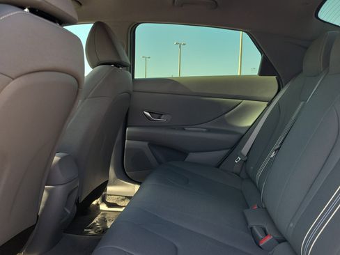 Certified 2025 Hyundai Elantra Sport image 9