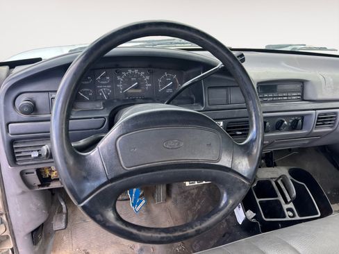 Used 1996 Ford F450 2WD Regular Cab Super Duty image 11
