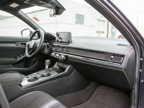 Used 2025 Honda Civic Sport image 30