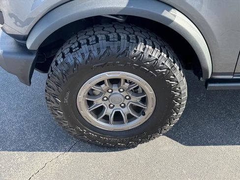 Used 2023 Ford Bronco Base image 14