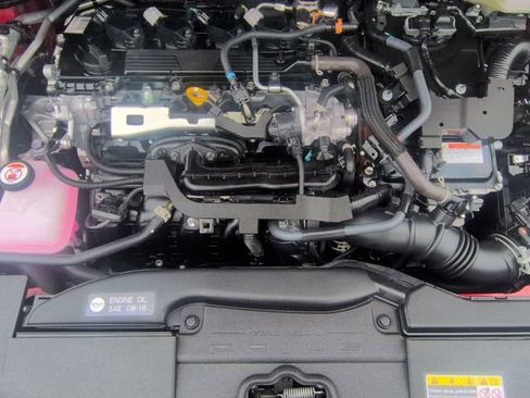 Certified 2025 Toyota Prius Plug-In Hybrid image 31