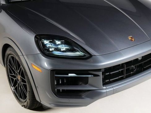 New 2026 Porsche Cayenne GTS AWD/4WD image 31